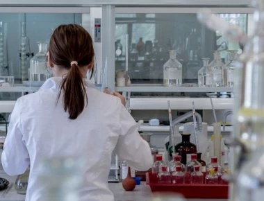 Διαγνωστικά κέντρα: «Εξετάζουμε δωρεάν μας κουρεύουν τα δεδουλευμένα μας και μας πληρώνουν μετά από μήνες»